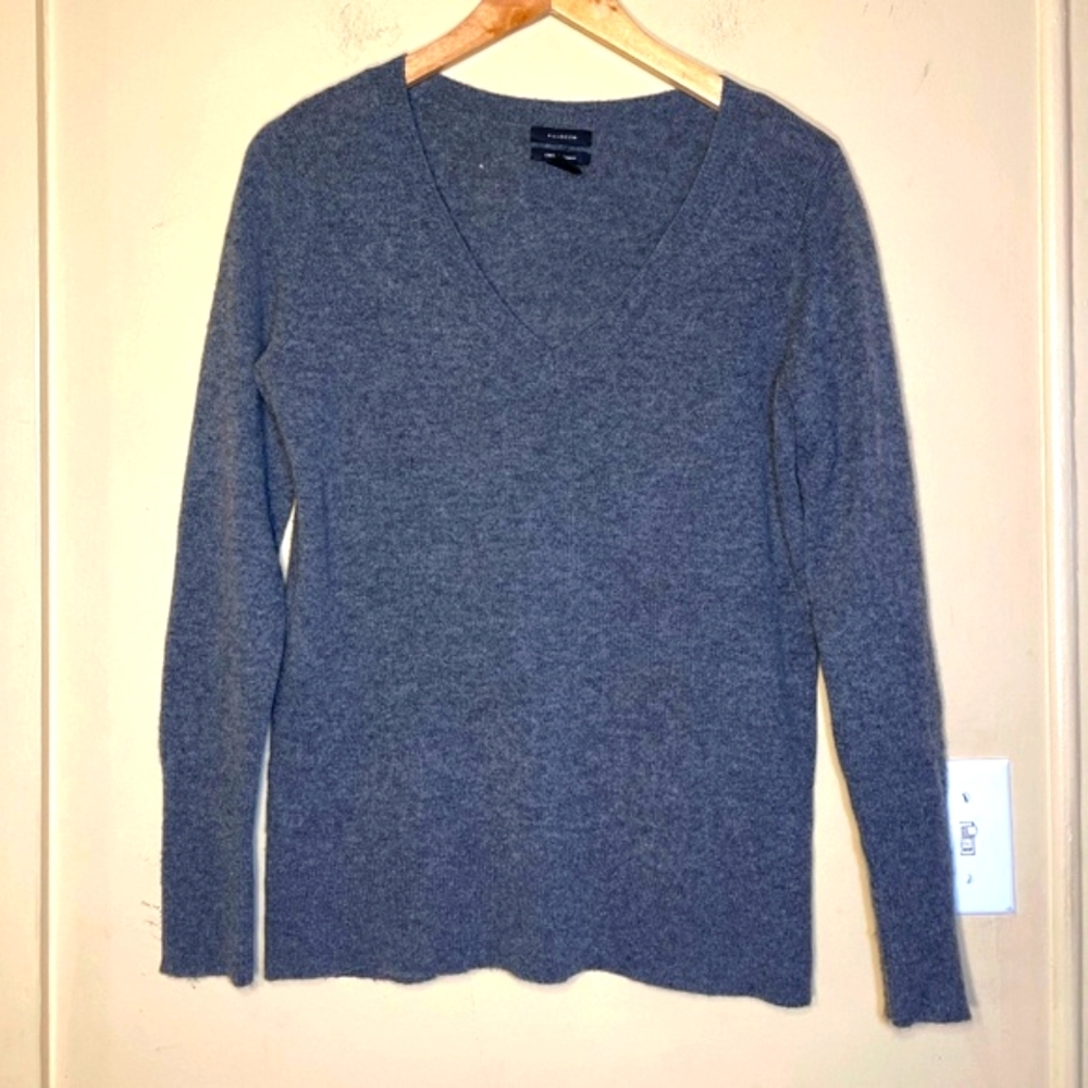 Cashmere Gray V-Neck Women's Sweater